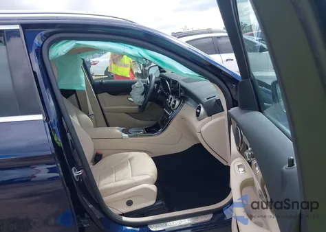 2022 Mercedes-Benz Glc 300 Suv z USA, uszkodzony, nr VIN W1N0G8DBXNG111930